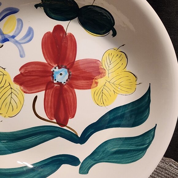 Decorative bowl with floral design. - Picture 4 of 6